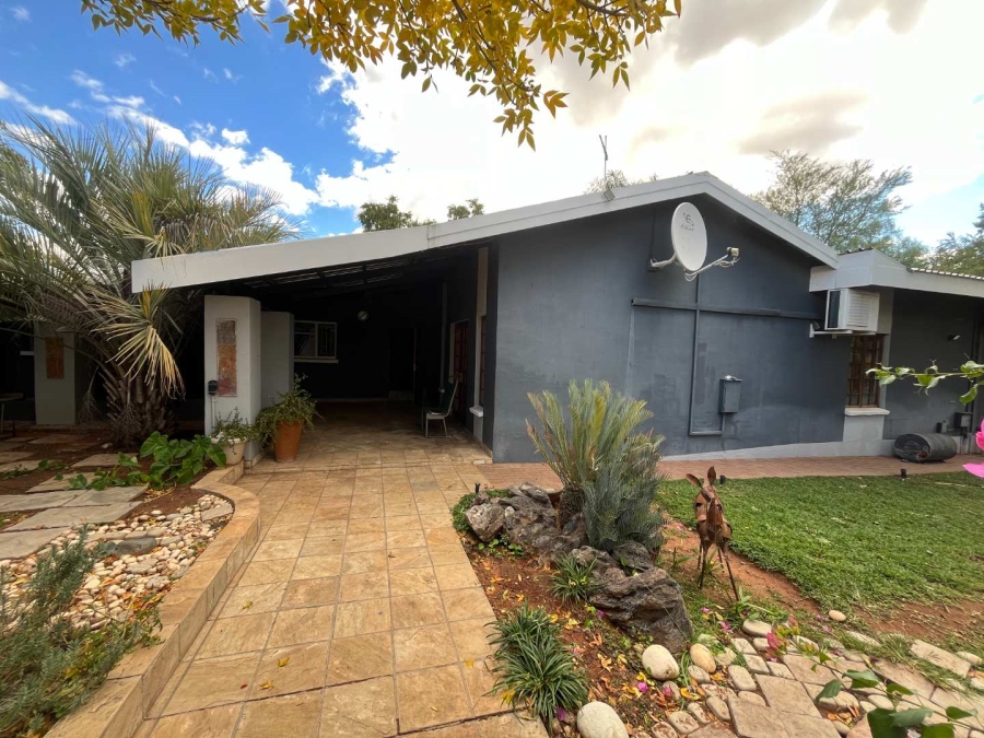 5 Bedroom Property for Sale in Keidebees Northern Cape